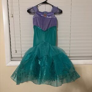 Disney Store Authentic Ariel
Costume for Kids The Little Mermaid SZ XS (3T 4T)